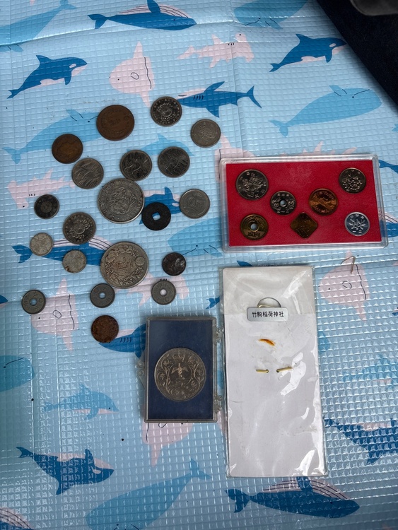 おちょこ、昔の小銭（美術品・骨董品）の商品画像 - 査定依頼日：2026年4月16日 - 最高査定価格：3,000円