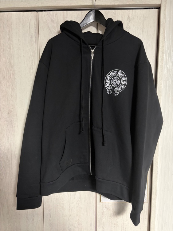 ジップアップフーディー　大阪ロゴ（古着・ファッション）の商品画像 - 査定依頼日：2026年5月18日 - 最高査定価格：190,000円
