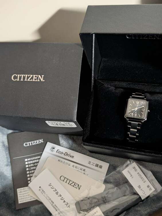 その他 その他 CITIZEN XCエコドライブ電波時計 ES9504-50Eで（高級時計）の商品画像 - 査定依頼日：2025年5月12日 - 最高査定価格：85,000円