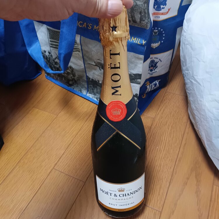 シャンパン モエ・エ・シャンドン （お酒）の商品画像 - 査定依頼日：2026年4月11日 - 最高査定価格：3,600円