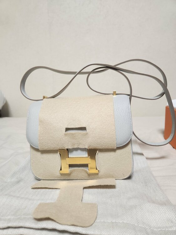 エルメス コンスタンス3 ミニ18 （ブランドバッグ）の商品画像 - 査定依頼日：2025年12月23日 - 最高査定価格：1,500,000円