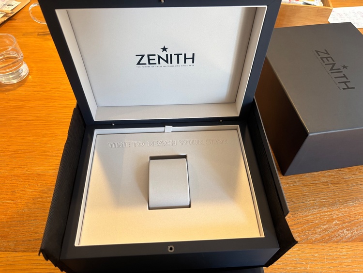 yusuke.04@icloud.com（高級時計）の商品画像 - 査定依頼日：2025年12月29日 - 最高査定価格：900,000円