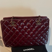 パテントレザーチェーンショルダーバッグ（ブランドバッグ）の商品画像 - 査定依頼日：2025年11月4日 - 最高査定価格：300,000円