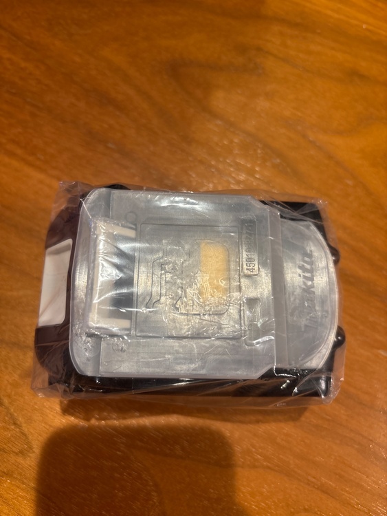 マキタバッテリー（電動工具・農機具・業務用機械）の商品画像 - 査定依頼日：2025年12月24日 - 最高査定価格：5,400円