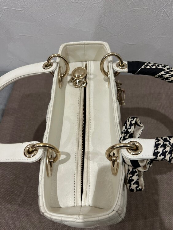 ディオール  （ブランドバッグ）の商品画像 - 査定依頼日：2025年2月24日 - 最高査定価格：150,000円