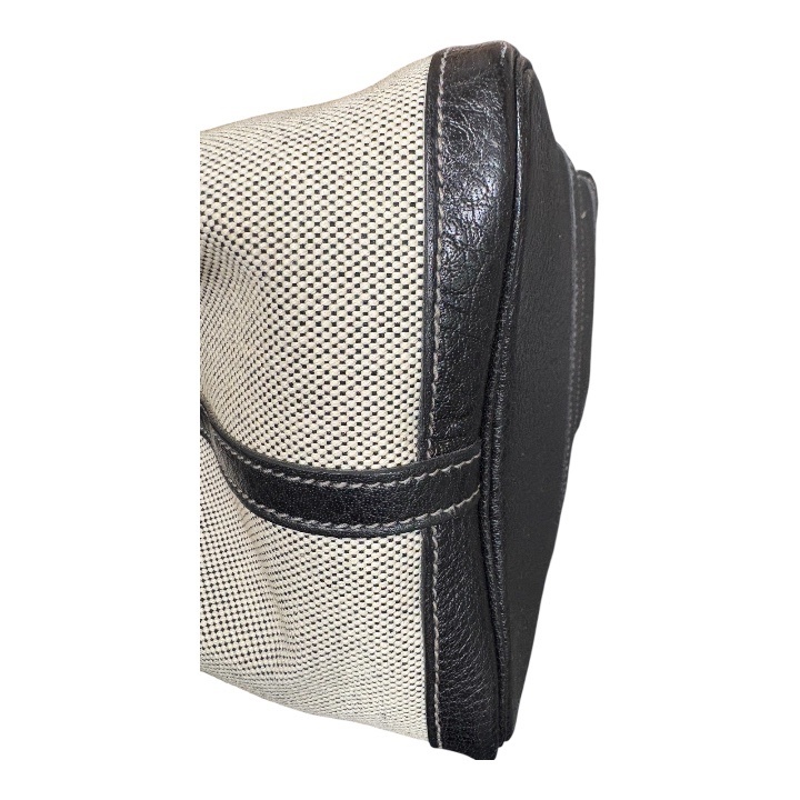 ガーデンパーティ（ブランドバッグ）の商品画像 - 査定依頼日：2026年1月27日 - 最高査定価格：140,000円