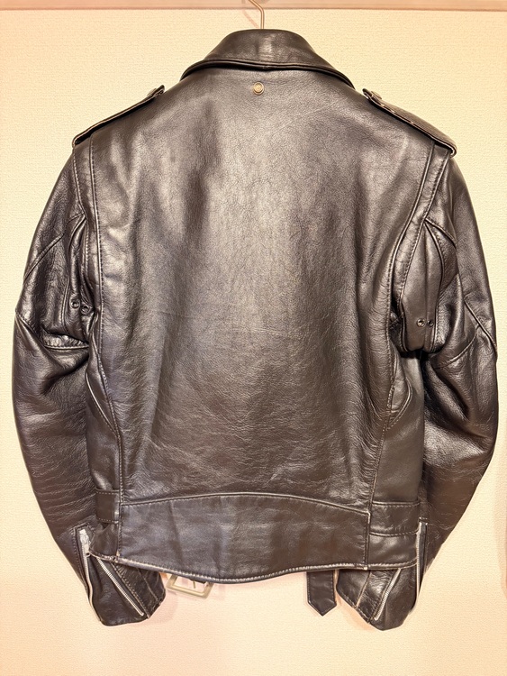 schott（古着・ファッション）の商品画像 - 査定依頼日：2025年10月30日 - 最高査定価格：18,000円