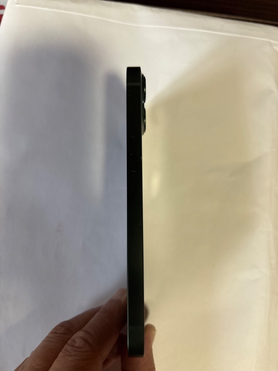 iPhone 13 128GB 楽天モバイル（スマホ）の商品画像 - 査定依頼日：2026年3月19日 - 最高査定価格：31,000円