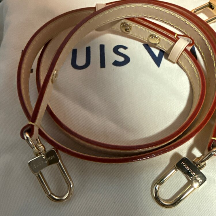 ネオノエbb（ブランドバッグ）の商品画像 - 査定依頼日：2025年4月21日 - 最高査定価格：250,000円