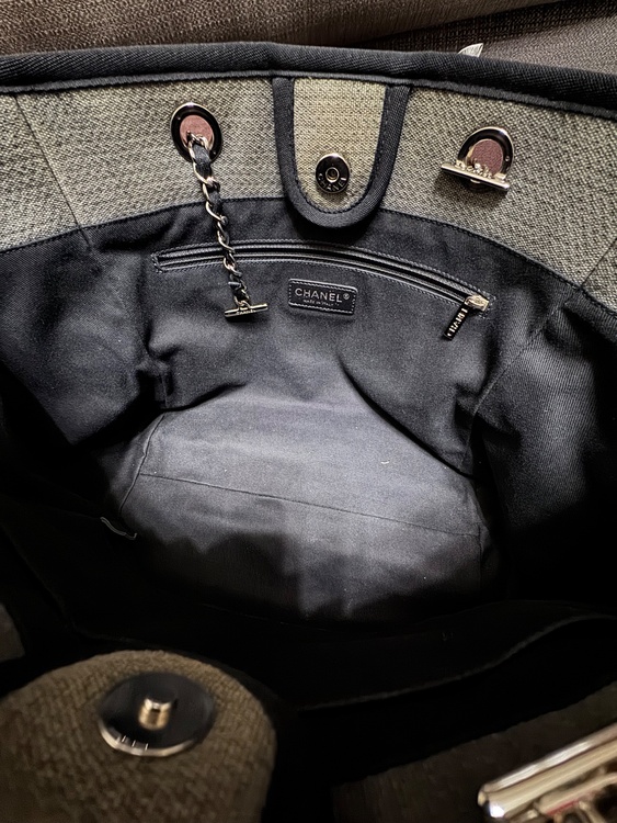 ドーヴィル（ブランドバッグ）の商品画像 - 査定依頼日：2026年3月24日 - 最高査定価格：260,000円