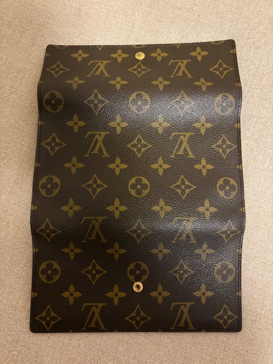 LOUIS VUITTON（ルイ・ヴィトン）「ポルトフォイユ・サラ」旧型（ブランド財布・小物）の商品画像 - 査定依頼日：2026年10月6日 - 最高査定価格：30,000円