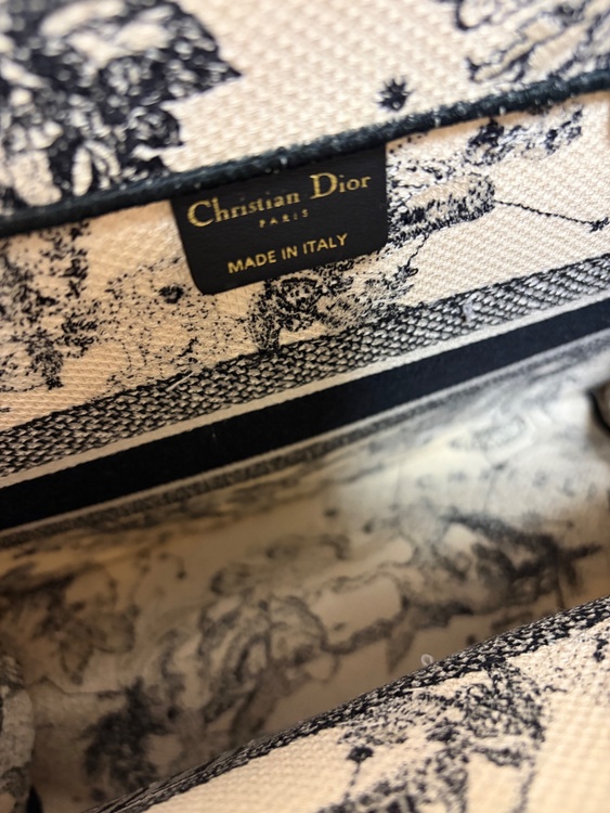 ディオール  （ブランドバッグ）の商品画像 - 査定依頼日：2026年3月3日 - 最高査定価格：140,000円