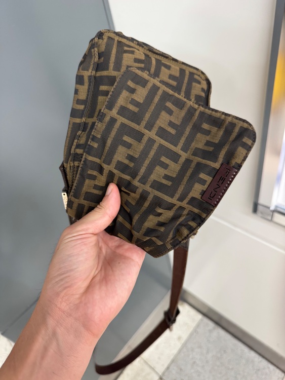 ショルダー（ブランドバッグ）の商品画像 - 査定依頼日：2025年10月8日 - 最高査定価格：20,000円