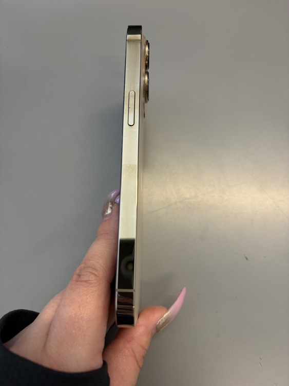 iPhone13pro（スマホ）の商品画像 - 査定依頼日：2026年5月14日 - 最高査定価格：38,000円