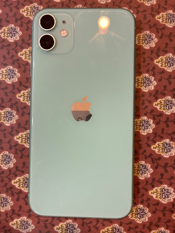 iPhone11 128GB docomo（スマホ）の商品画像 - 査定依頼日：2026年4月26日 - 最高査定価格：21,000円