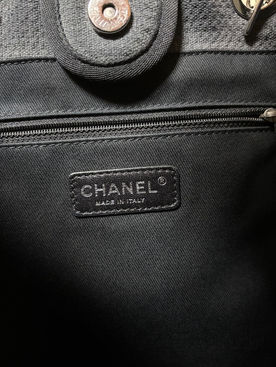 ドーヴィル（ブランドバッグ）の商品画像 - 査定依頼日：2025年12月2日 - 最高査定価格：175,000円