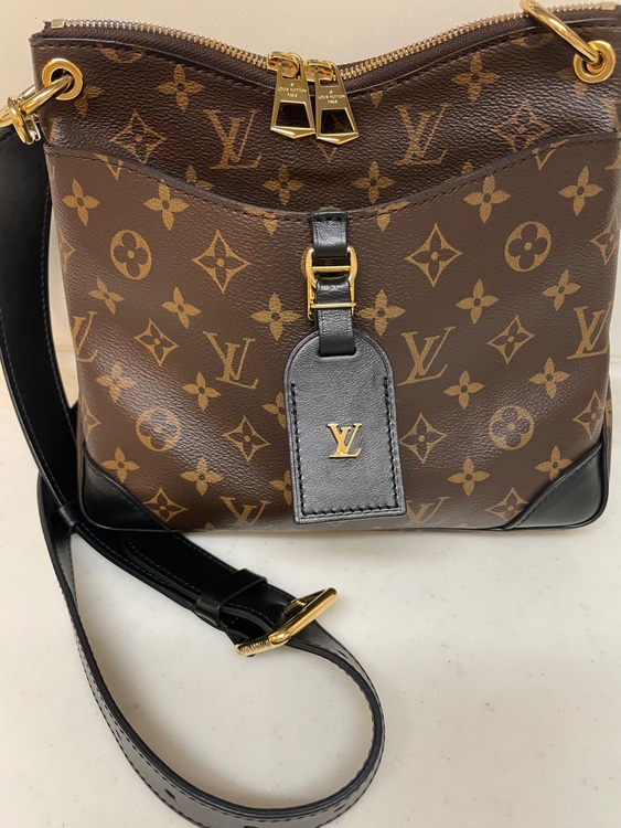 オデオンNM PM  ショルダーバッグ ブラック M45353（ブランドバッグ）の商品画像 - 査定依頼日：2025年7月21日 - 最高査定価格：220,000円