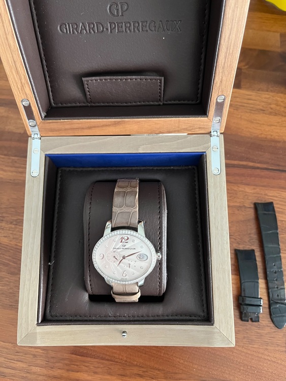 CAT’S EYE SMALL SECONDS （高級時計）の商品画像 - 査定依頼日：2025年7月21日 - 最高査定価格：1,700,000円