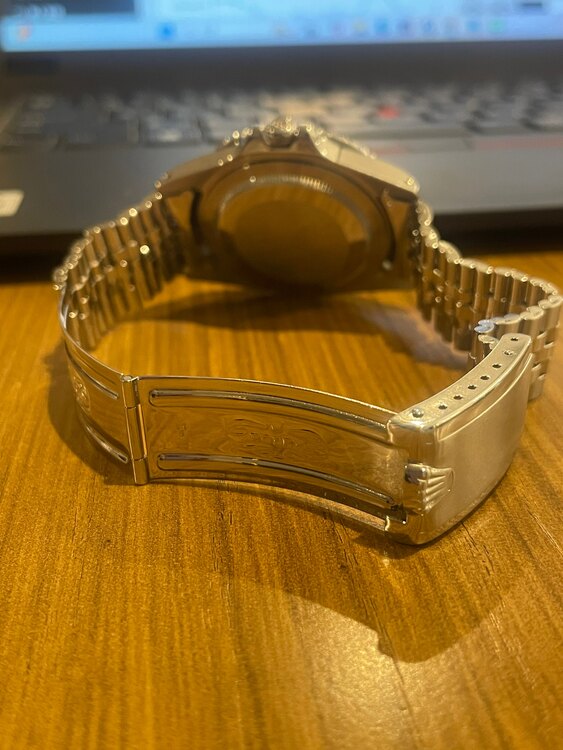 Rolex GMTマスター（高級時計）の商品画像 - 査定依頼日：2025年3月14日 - 最高査定価格：2,000,000円