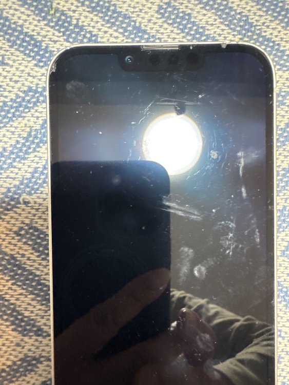 iPhone 13 128GB SIMフリー（スマホ）の商品画像 - 査定依頼日：2026年1月21日 - 最高査定価格：33,000円