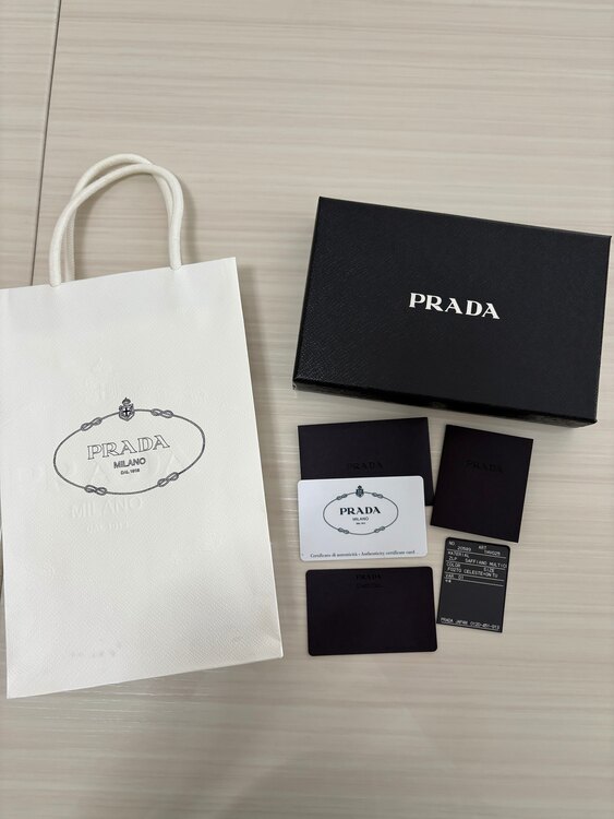 プラダ  （ブランドバッグ）の商品画像 - 査定依頼日：2025年4月30日 - 最高査定価格：15,000円