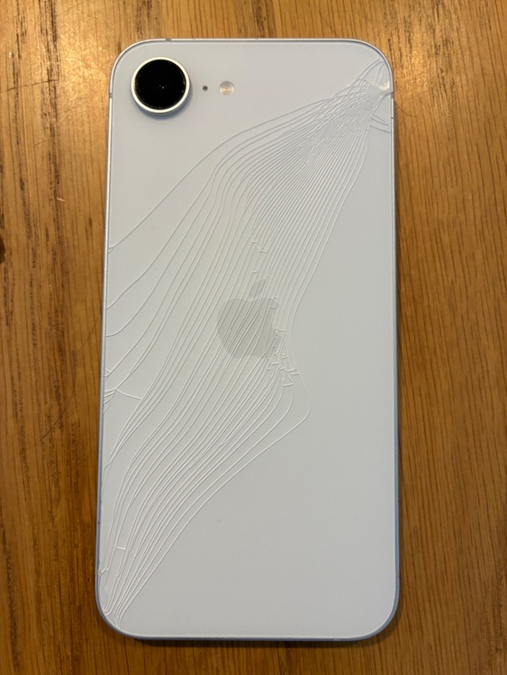 iPhone 16e 128GB Softbank（スマホ）の商品画像 - 査定依頼日：2026年2月18日 - 最高査定価格：59,000円