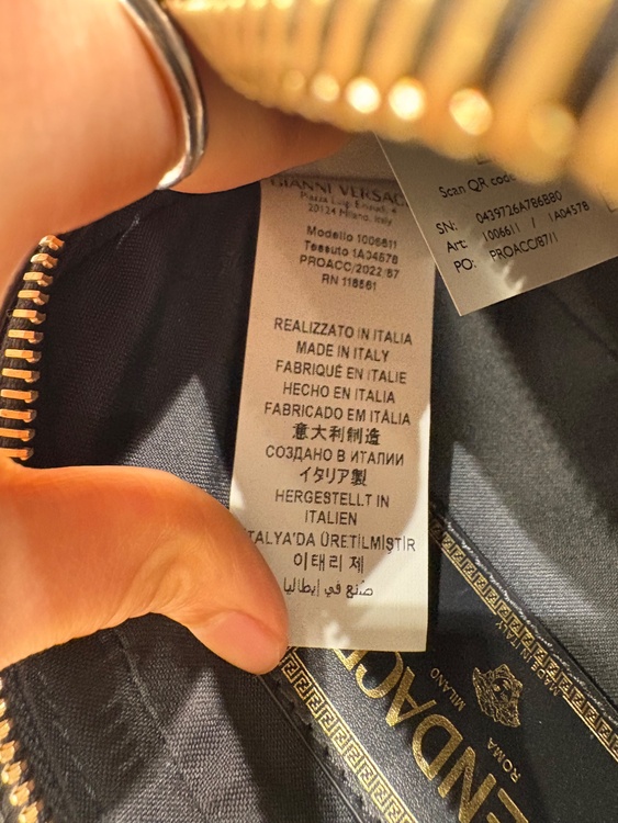 フェンダーチェ　カメラショルダーバッグ（ブランドバッグ）の商品画像 - 査定依頼日：2026年3月3日 - 最高査定価格：90,000円