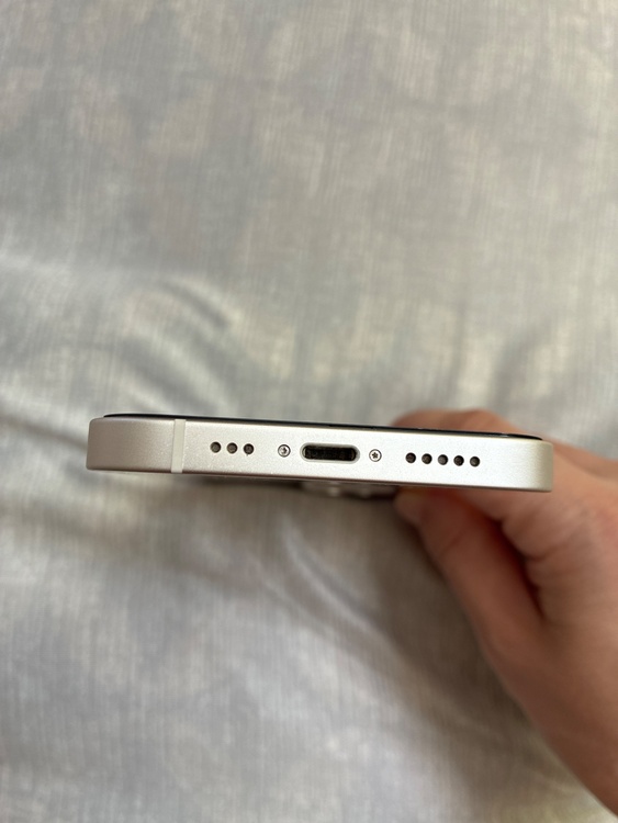 iPhone iPhone 13 128GB docomo（スマホ）の商品画像 - 査定依頼日：2026年8月3日 - 最高査定価格：35,500円