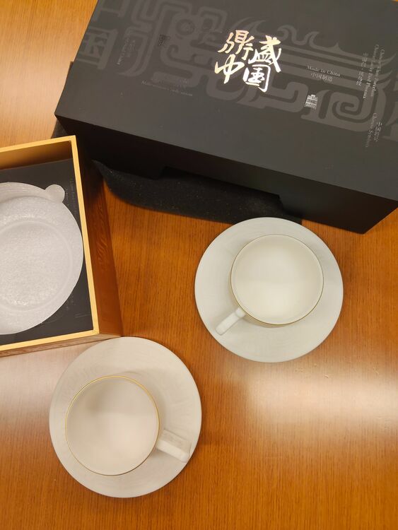 鼎盛中国　コーヒーカップセット（美術品・骨董品）の商品画像 - 査定依頼日：2025年11月6日 - 最高査定価格：1,000円