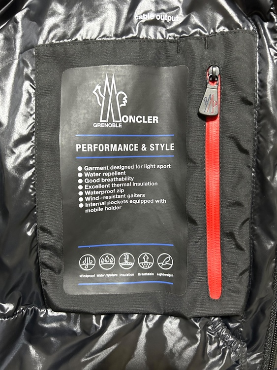 MONCLER モンクレール グルノーブル カムラック　ブラック（古着・ファッション）の商品画像 - 査定依頼日：2025年12月15日 - 最高査定価格：80,000円