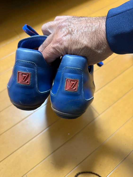 ジーンズ上下とワールドカップのシューズ（古着・ファッション）の商品画像 - 査定依頼日：2026年4月4日 - 最高査定価格：8,000円