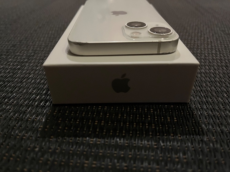 iPhone iPhone 13 mini 128GB Softbank（スマホ）の商品画像 - 査定依頼日：2026年9月23日 - 最高査定価格：28,500円