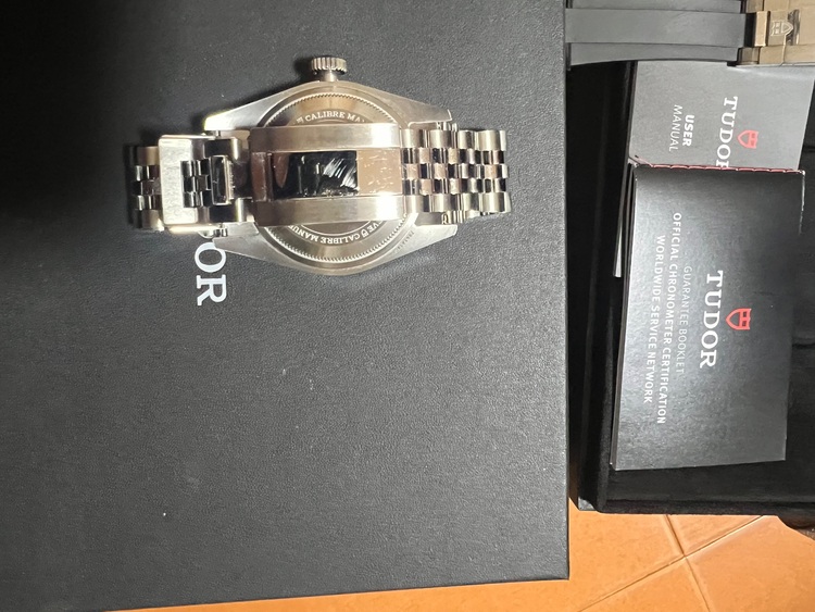 チューダー ブラックベイ （高級時計）の商品画像 - 査定依頼日：2025年12月2日 - 最高査定価格：550,000円