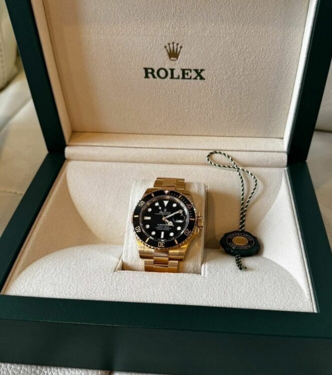 サブマリーナデイト（高級時計）の商品画像 - 査定依頼日：2025年10月7日 - 最高査定価格：5,900,000円