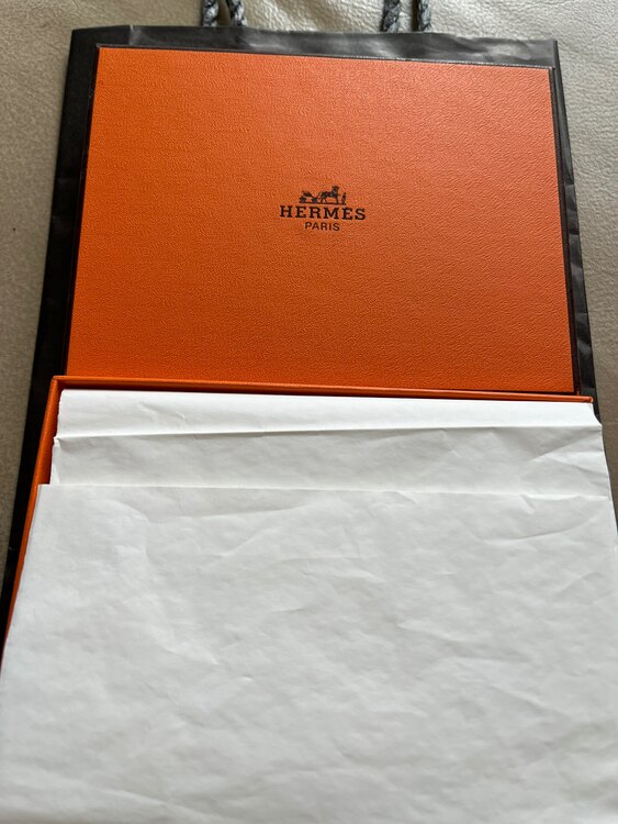 エルメス　財布（ブランド財布・小物）の商品画像 - 査定依頼日：2025年1月14日 - 最高査定価格：7,000円