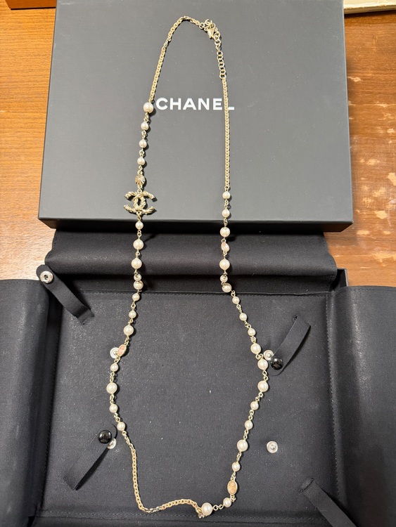 ロングネックレス（ブランド財布・小物）の商品画像 - 査定依頼日：2025年11月16日 - 最高査定価格：75,000円