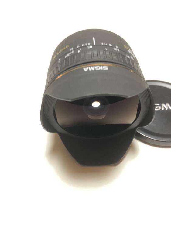 シグマフィッシュアイ15mm/2.8（カメラ）の商品画像 - 査定依頼日：2026年9月25日 - 最高査定価格：12,100円
