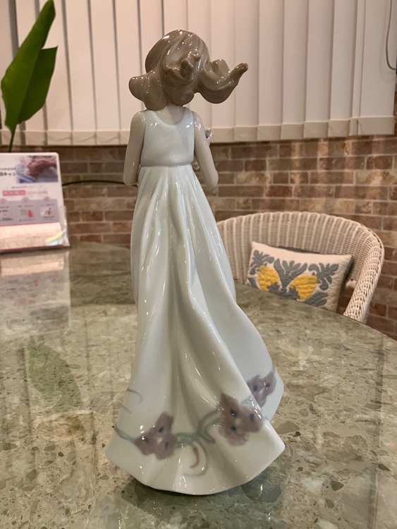 リヤドロ私の宝物（フィギュア・プラモデル）の商品画像 - 査定依頼日：2025年9月26日 - 最高査定価格：10,000円