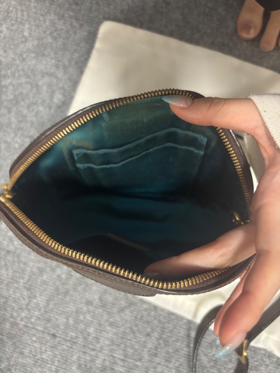 オフィディア〕スモール ショルダーバッグ（ブランドバッグ）の商品画像 - 査定依頼日：2026年1月14日 - 最高査定価格：105,000円