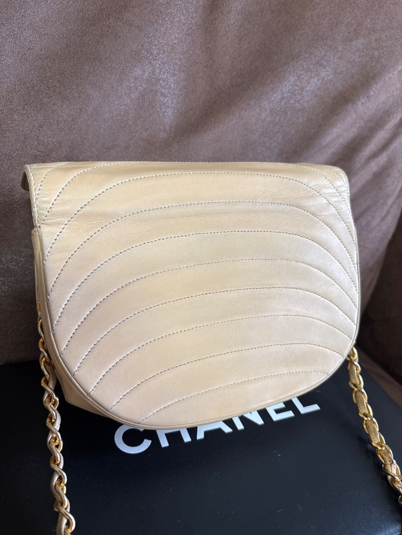 ハーフムーン（ブランドバッグ）の商品画像 - 査定依頼日：2026年3月3日 - 最高査定価格：80,000円