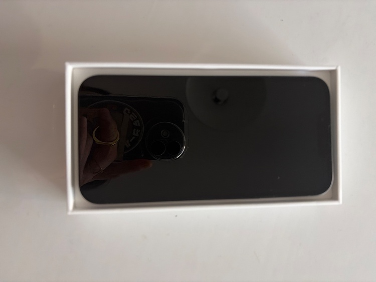 iPhone 13 128GB docomo（スマホ）の商品画像 - 査定依頼日：2026年3月1日 - 最高査定価格：36,000円