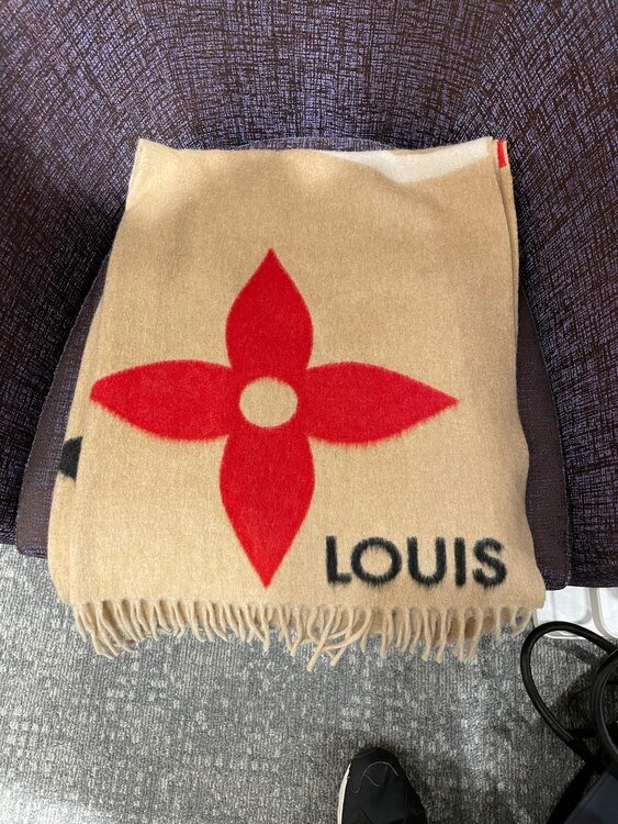 マフラー 76362（古着・ファッション）の商品画像 - 査定依頼日：2025年1月8日 - 最高査定価格：30,000円