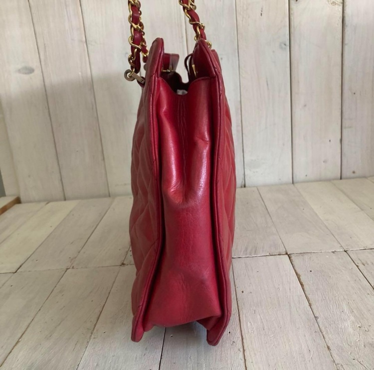 マトラッセチェーンショルダーレッド（ブランドバッグ）の商品画像 - 査定依頼日：2025年7月27日 - 最高査定価格：80,000円