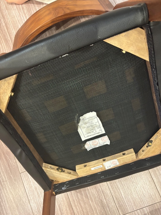 ダイニングテーブルとチェア4脚セット（家具・寝具）の商品画像 - 査定依頼日：2026年4月1日 - 最高査定価格：31,000円