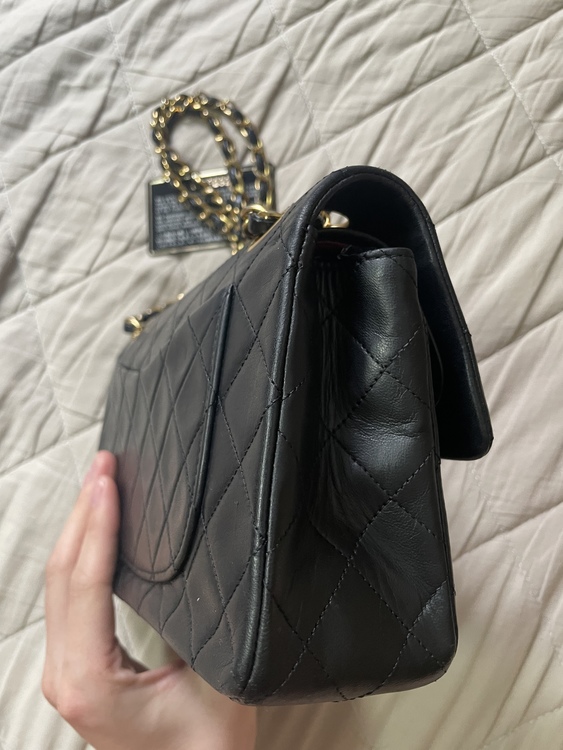  ダブルフラップ チェーン ショルダーバッグ（ブランドバッグ）の商品画像 - 査定依頼日：2022年9月11日 - 最高査定価格：400,000円