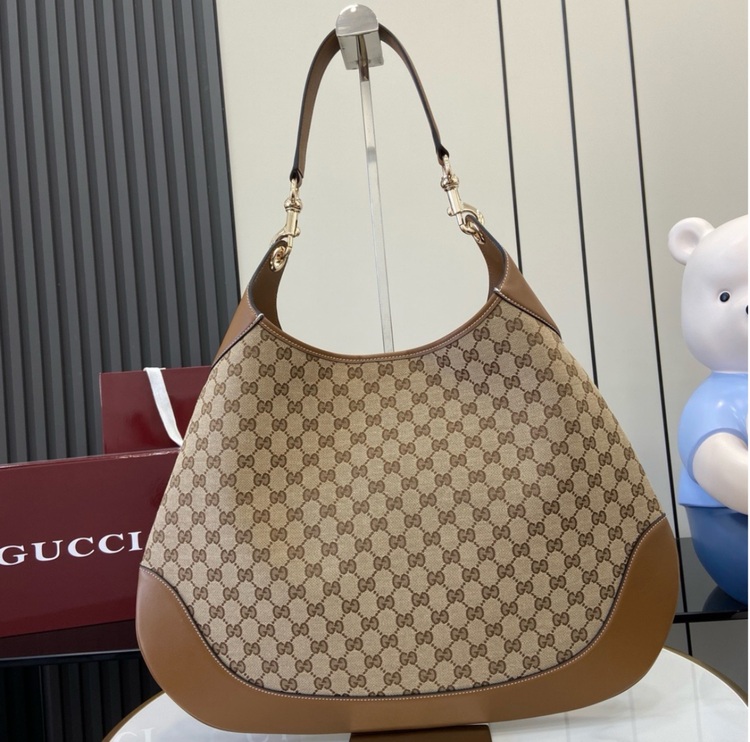 815923（ブランドバッグ）の商品画像 - 査定依頼日：2025年10月8日 - 最高査定価格：235,000円