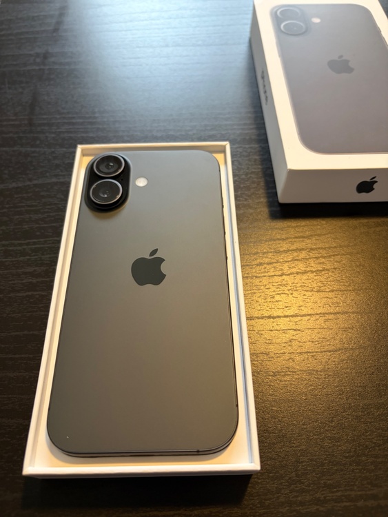 iPhone 17 256GB Softbank（スマホ）の商品画像 - 査定依頼日：2026年2月7日 - 最高査定価格：108,000円