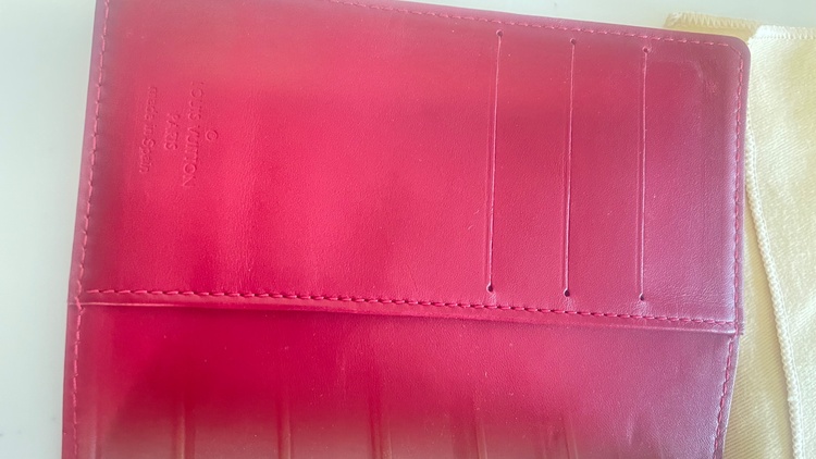 LOUIS VUITTON ヴェルニ 手帳カバー レッド（ブランド財布・小物）の商品画像 - 査定依頼日：2026年7月26日 - 最高査定価格：5,000円