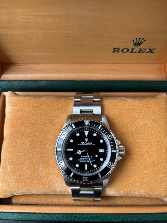 ROLEX　ロレックス　シードゥエラー　16600　A番　1999年製造　自動巻き（高級時計）の商品画像 - 査定依頼日：2026年10月2日 - 最高査定価格：1,400,000円