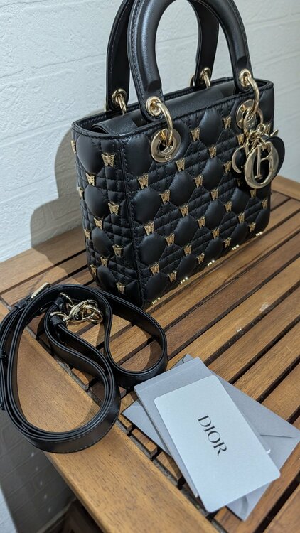 ディオールブックトート（ブランドバッグ）の商品画像 - 査定依頼日：2026年4月27日 - 最高査定価格：440,000円